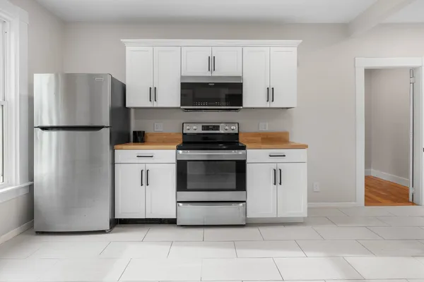 $530,000 | 157 Summer Street, Hartford, VT 05001