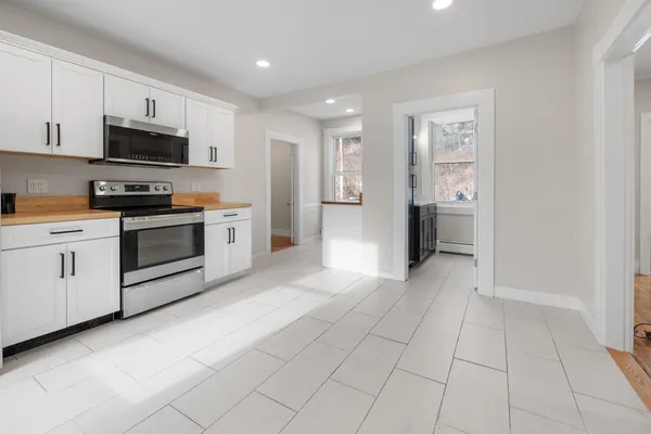 $530,000 | 157 Summer Street, Hartford, VT 05001