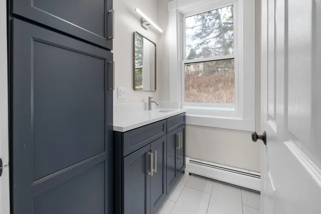 $530,000 | 157 Summer Street, Hartford, VT 05001