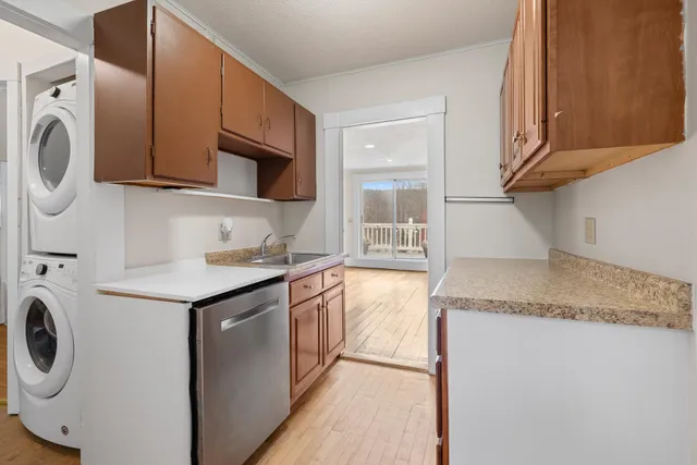 $530,000 | 157 Summer Street, Hartford, VT 05001