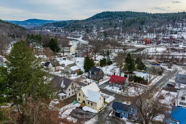 $530,000 | 157 Summer Street, Hartford, VT 05001