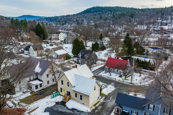 $530,000 | 157 Summer Street, Hartford, VT 05001