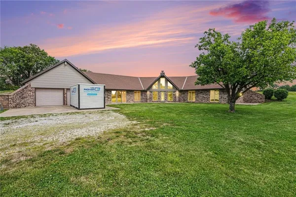 $625,000 | 2946 Southwest 204th Street, Trimble, MO 64492