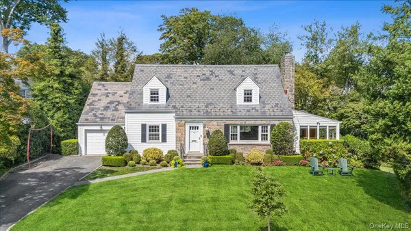 $2,195,000 | 6 Rockwood Drive, Larchmont, NY 10538