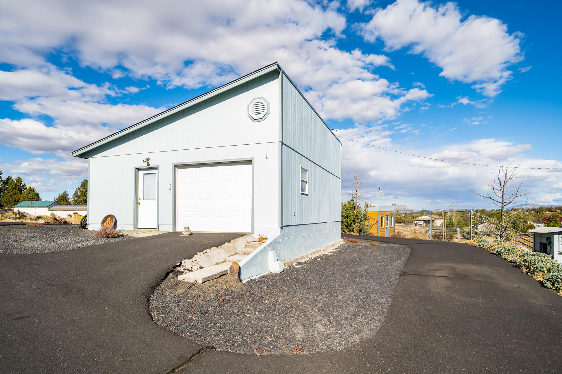8032 Southwest Sand Ridge Road Terrebonne, OR 97760 - Photo 30 of 42 2 car garage w/heated shop