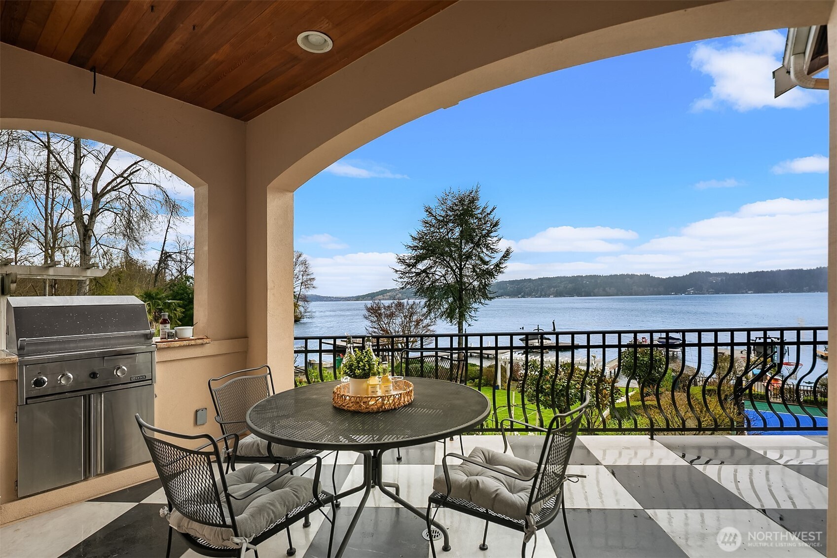 8772 Sand Point Way Northeast Seattle, WA 98115 - Photo 13 of 40 Gallery Image 13