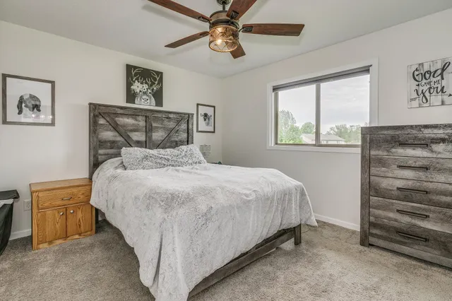 $389,900 | 37621 Hawthorne Avenue, North Branch, MN 55056