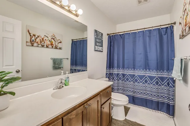 $389,900 | 37621 Hawthorne Avenue, North Branch, MN 55056