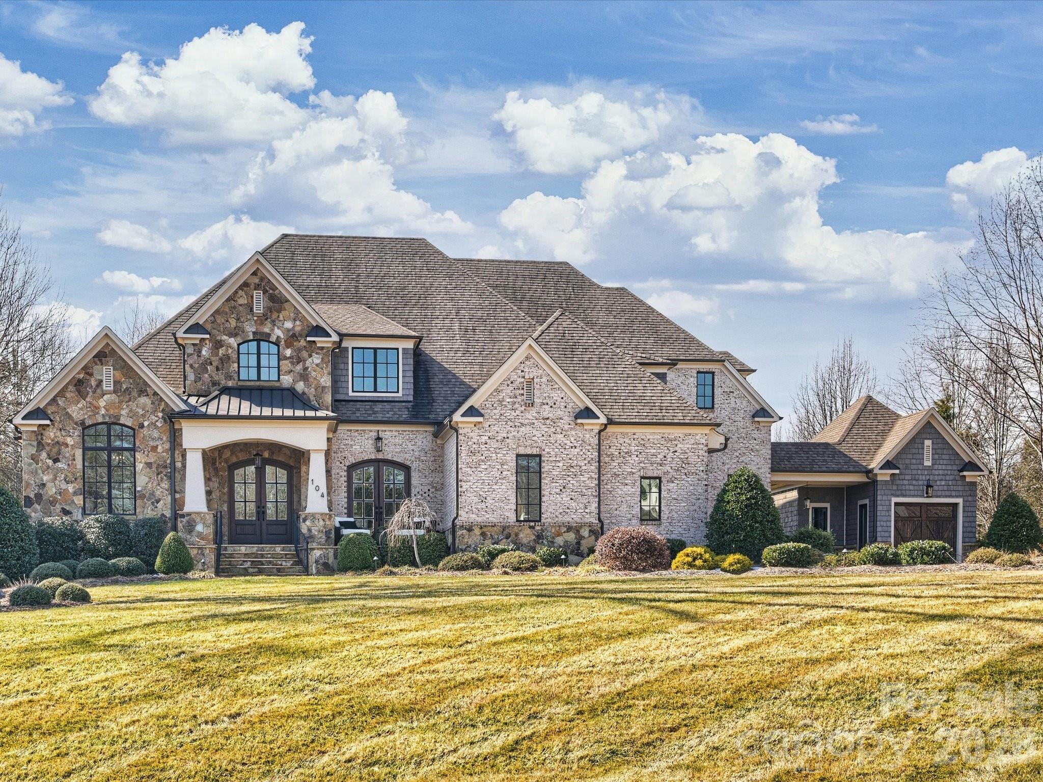 104 Crest Court Matthews, NC 28104 - Photo 1 of 48