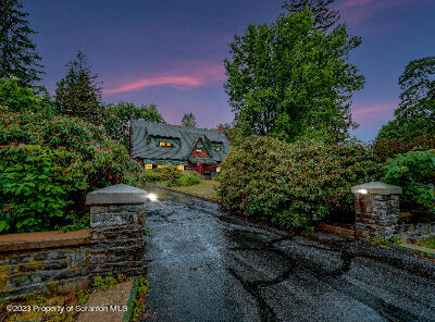 1316 State Rte 435 Moscow, PA 18444 - Photo 3 of 89 Gallery Image 3