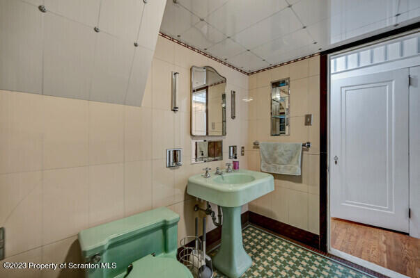 1316 State Rte 435 Moscow, PA 18444 - Photo 61 of 89 Gallery Image 61