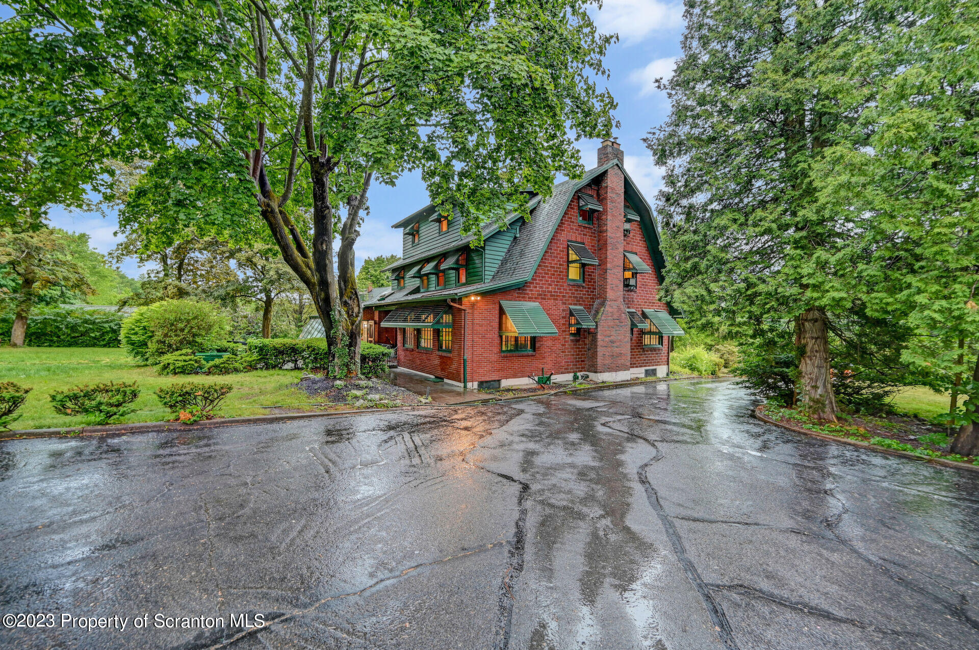 1316 State Rte 435 Moscow, PA 18444 - Photo 7 of 89 Gallery Image 7