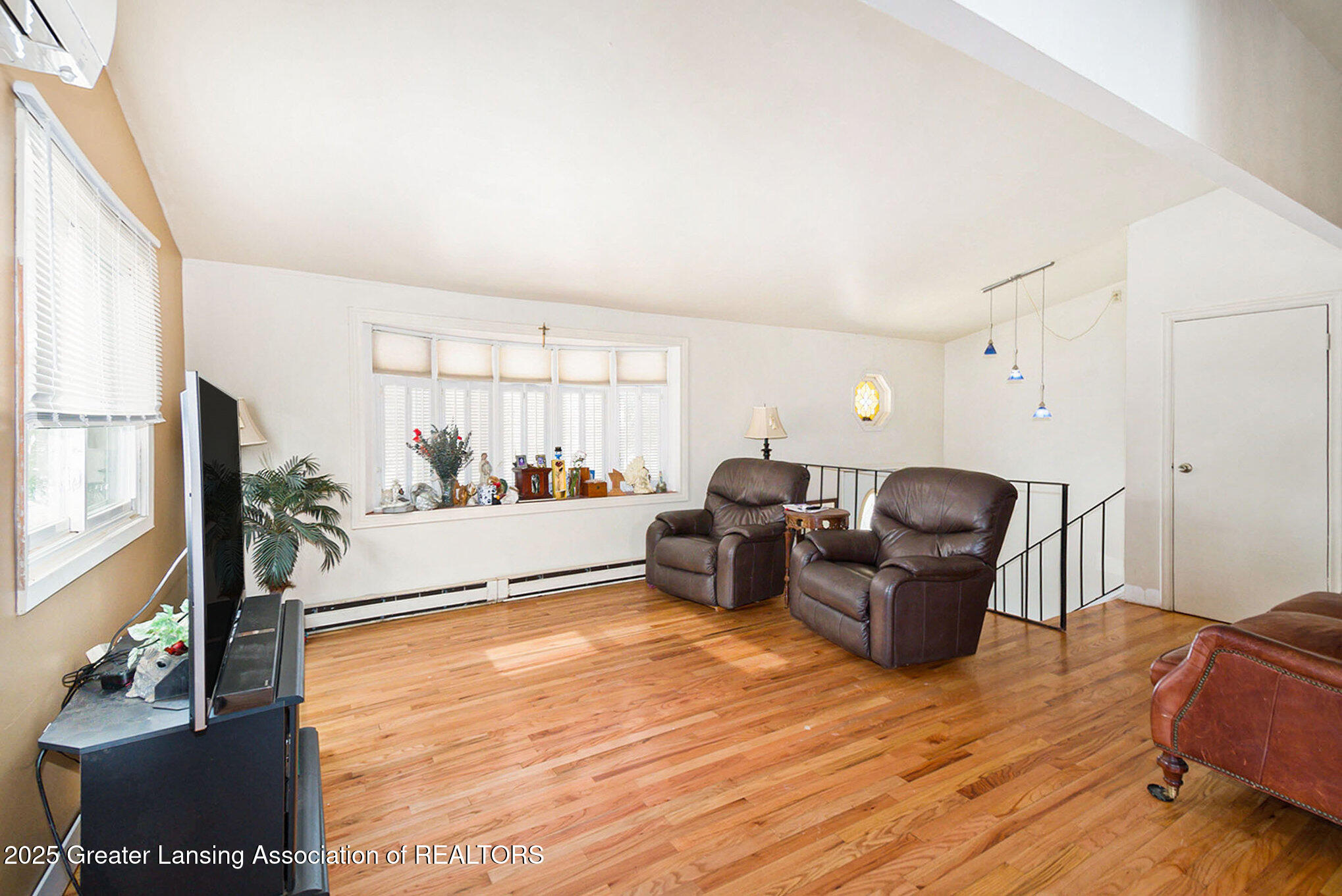 18065 Gregory Road Gregory, MI 48137 - Photo 4 of 35 Living Room