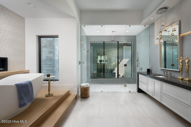 521 Airlie Road, Unit PARK SHORE PLAN Wilmington, NC 28403 - Photo 9 of 13 Park Shore Bathroom