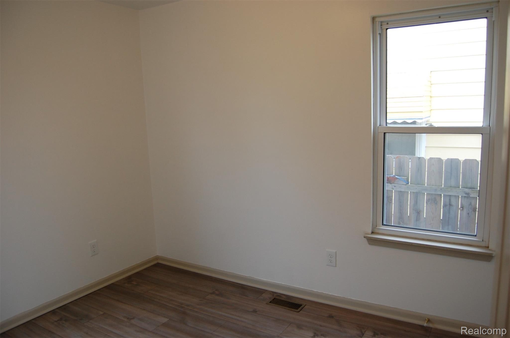 407 Frazier Street River Rouge, MI 48218 - Photo 10 of 18 DSC_0027.JPG