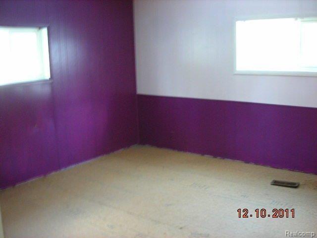 2346 Houser Road Holly, MI 48442 - Photo 5 of 8 ROOM 2.JPG