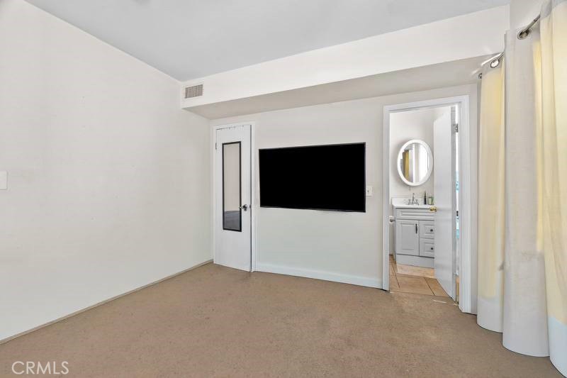 1686 South Rimpau Boulevard, Unit PRIMARY RO Los Angeles, CA 90019 - Photo 4 of 11