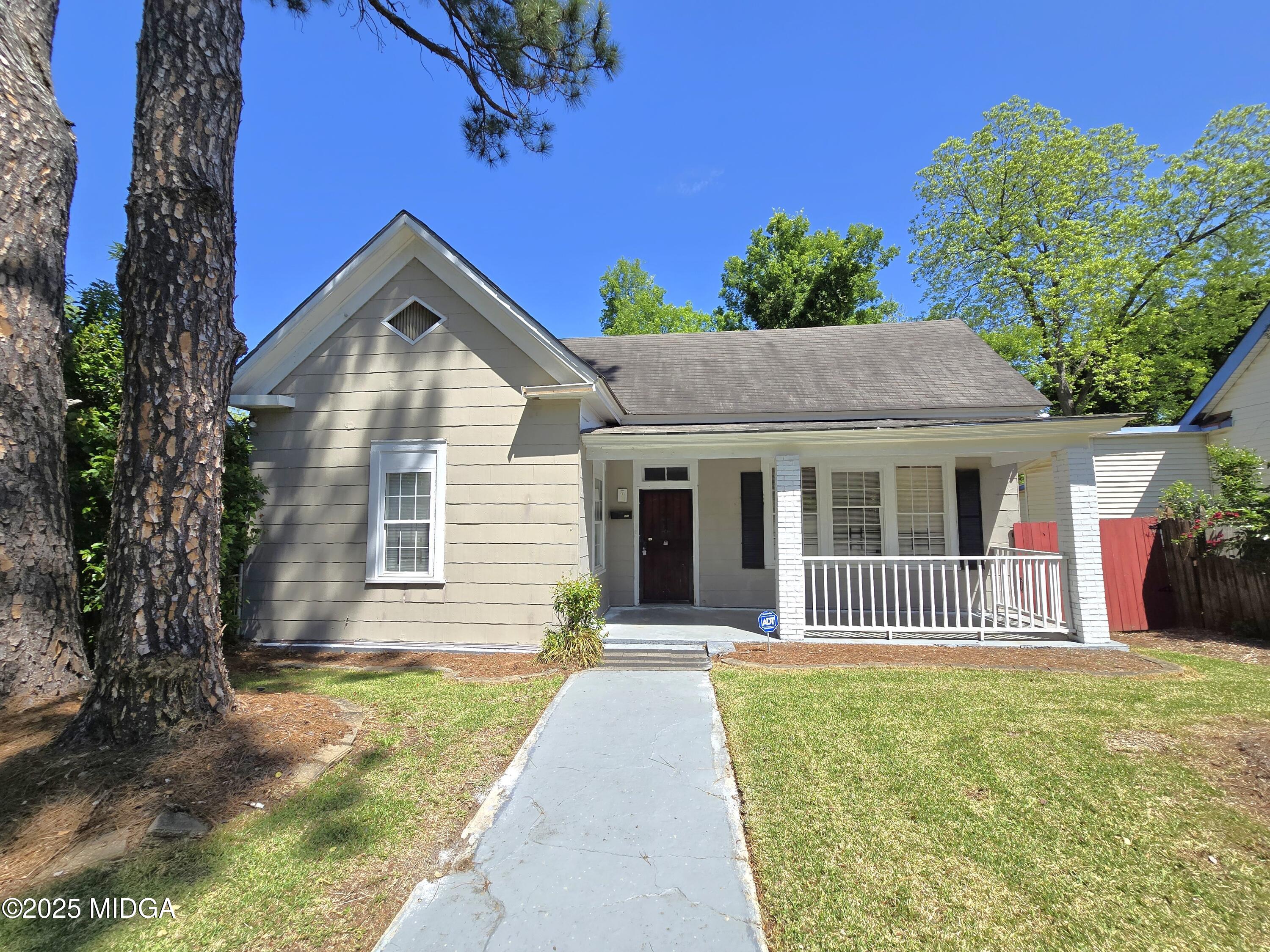 656 Woolfolk Street Macon, GA 31217 - Photo 1 of 24 20250417_122100