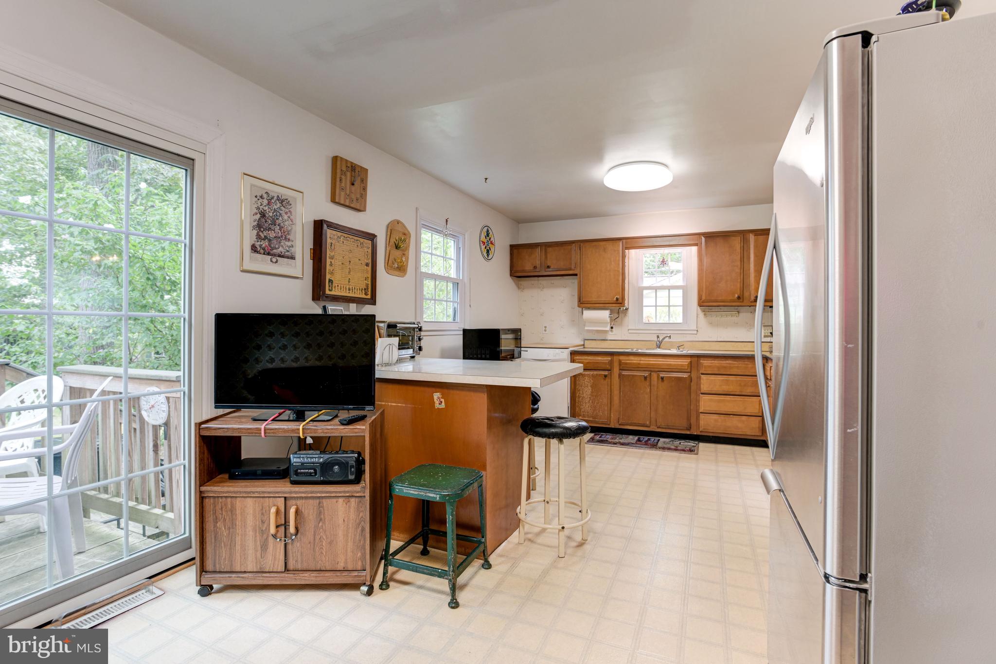 830 Lucky Road Severn, MD 21144 - Photo 9 of 28 Eat-In Kitchen