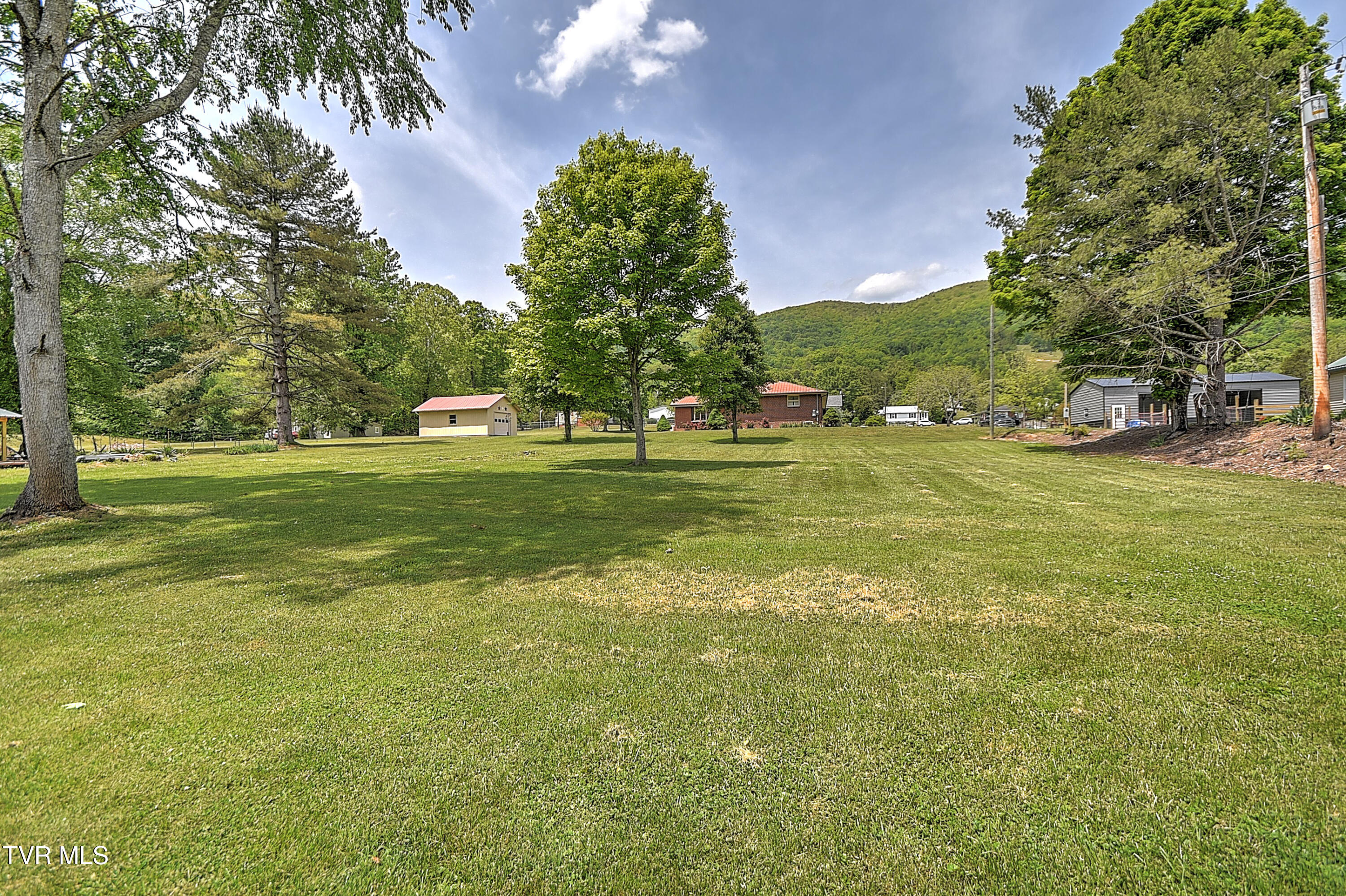 2927 Hilton Road Hiltons, VA 24258 - Photo 36 of 42 2927 Hiltons JR-36