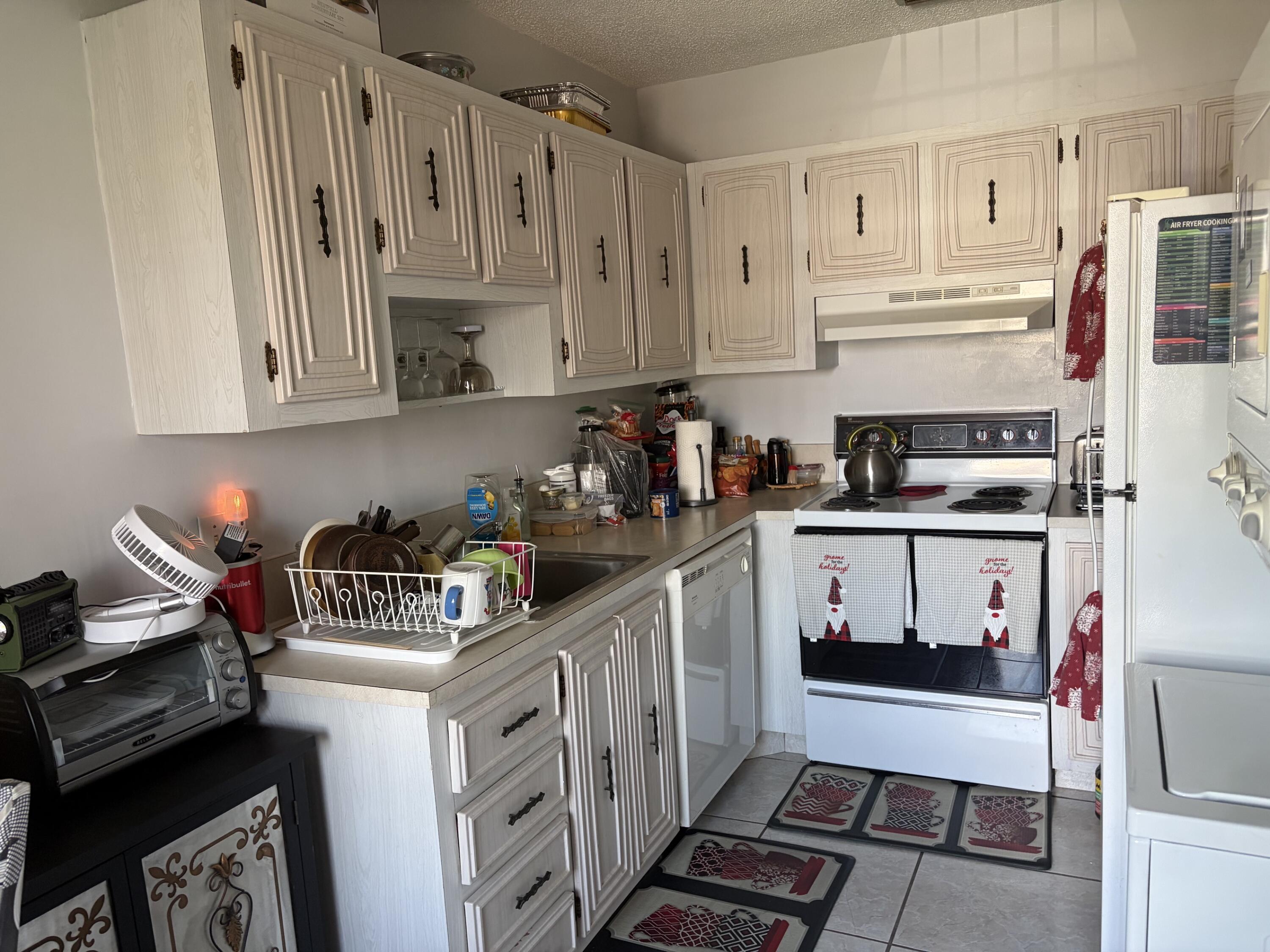 20928 Sedgewick Drive, Unit 399 Boca Raton, FL 33433 - Photo 4 of 18 Kichen