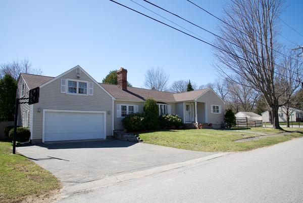 43 Margaret Road Hamilton, MA 01982 - Photo 2 of 24