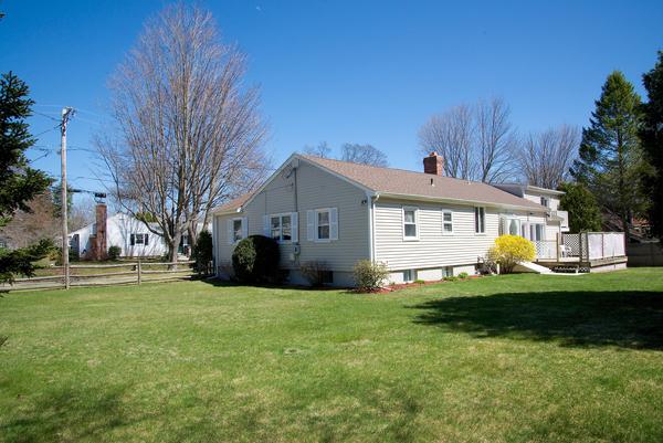 43 Margaret Road Hamilton, MA 01982 - Photo 3 of 24