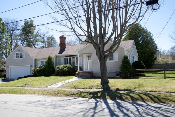 43 Margaret Road Hamilton, MA 01982 - Photo 4 of 24