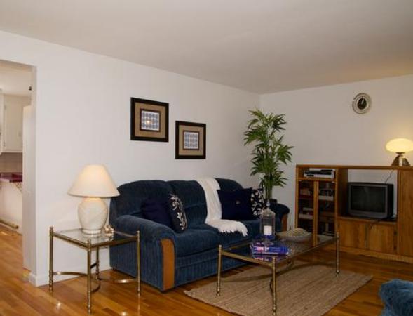 43 Margaret Road Hamilton, MA 01982 - Photo 8 of 24