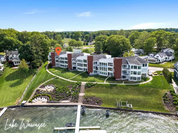 $729,000 | 10660 North Southshore Drive, Unit D3, Syracuse, IN 46567