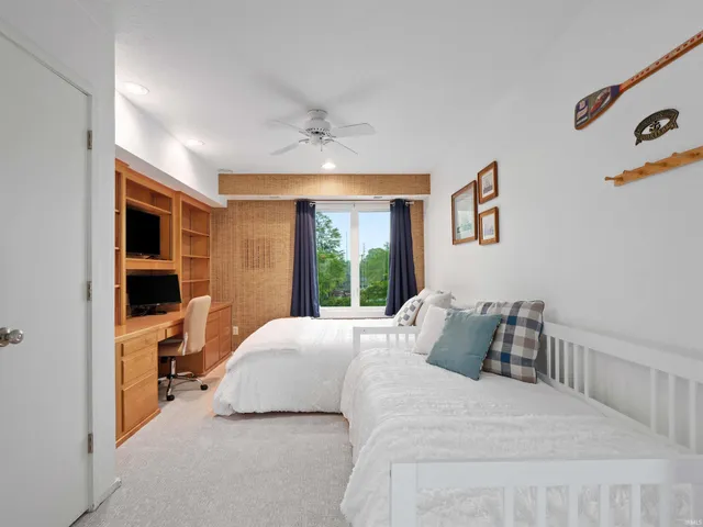 $729,000 | 10660 North Southshore Drive, Unit D3, Syracuse, IN 46567