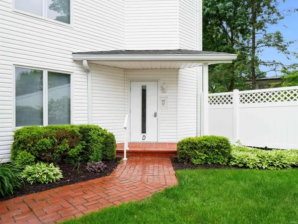$729,000 | 10660 North Southshore Drive, Unit D3, Syracuse, IN 46567