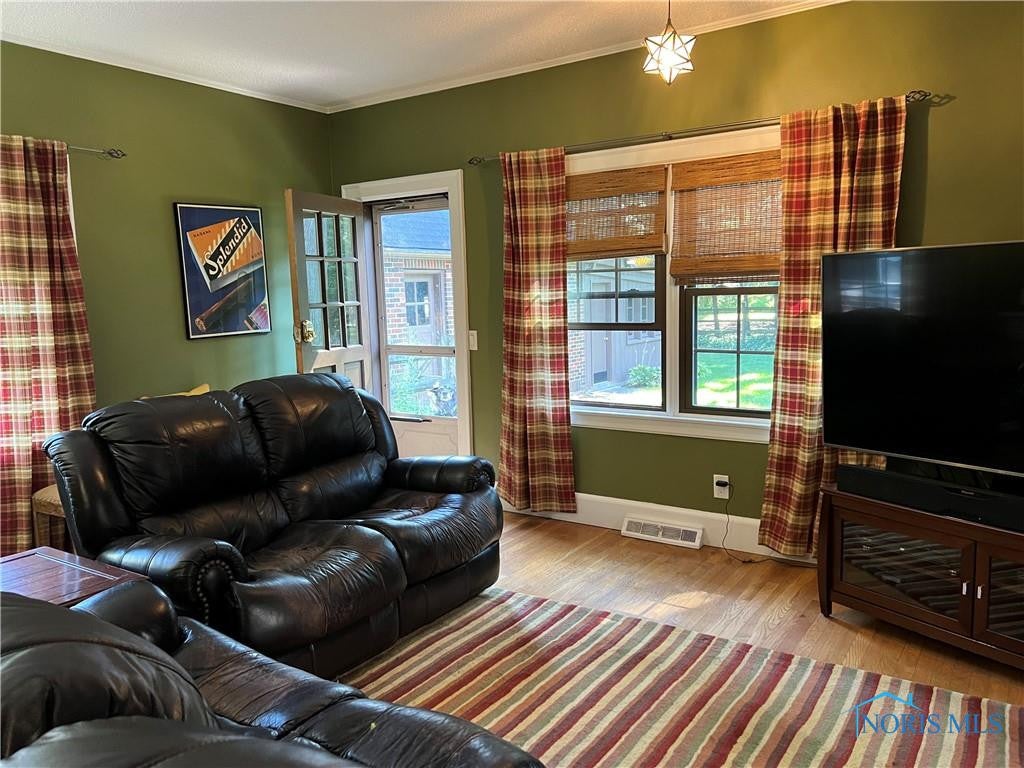 2378 Evergreen Road Toledo, OH 43606 - Photo 10 of 46 Gallery Image 10