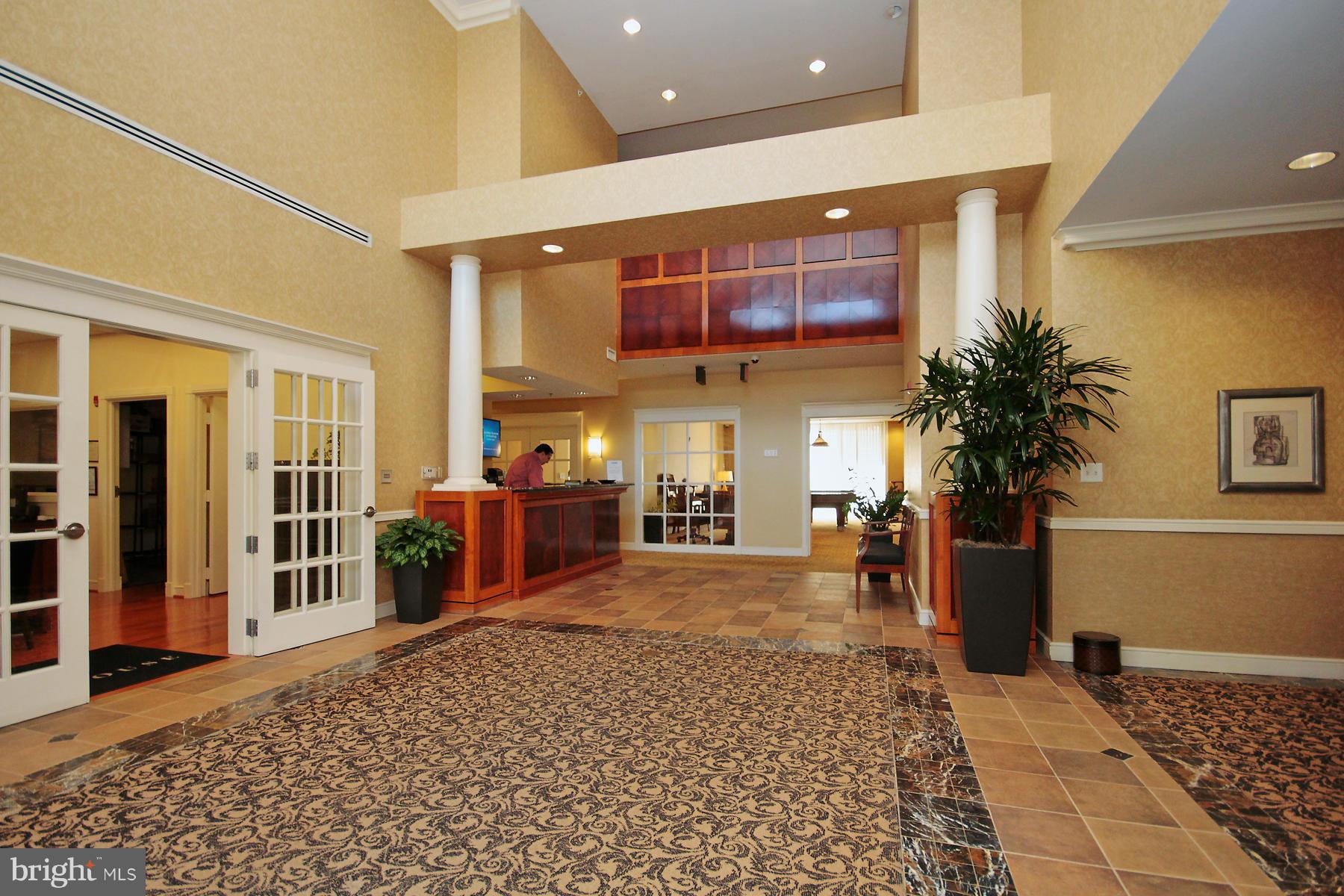 2726 Gallows Road, Unit 913 Vienna, VA 22180 - Photo 4 of 28 Interior (General)