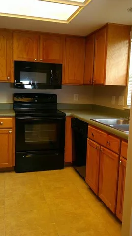 $1,750 | 14828 Winding Creek Court, Tampa, FL 33613