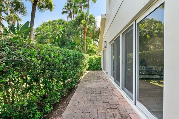 $975,000 | 4161 South Us Highway, Unit G2, Jupiter, FL 33477