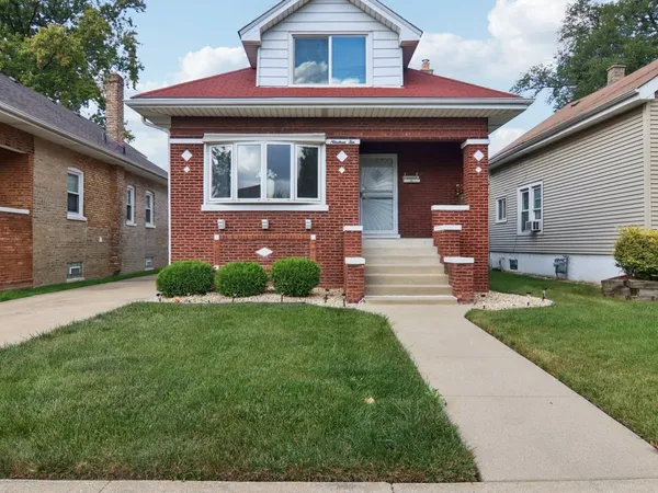 $259,900 | 1910 South 22nd Avenue, Maywood, IL 60153