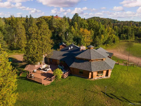 $579,000 | 5964 Highway 2, Ironwood, MI 49938