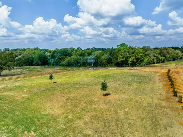 $924,800 | 10343 Sunny Mdw Drive, Chappell Hill, TX 77426