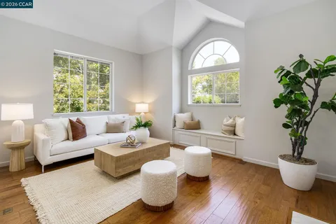 $930,000 | 15 Danville Oak Place, Danville, CA 94526