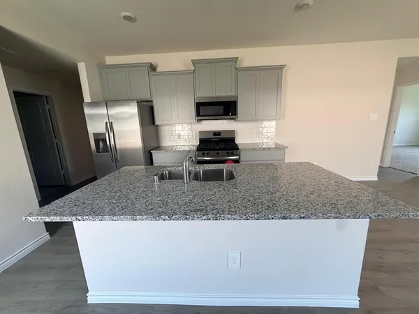 $2,100 | 1313 Hopes Lk Drive, Princeton, TX 75407