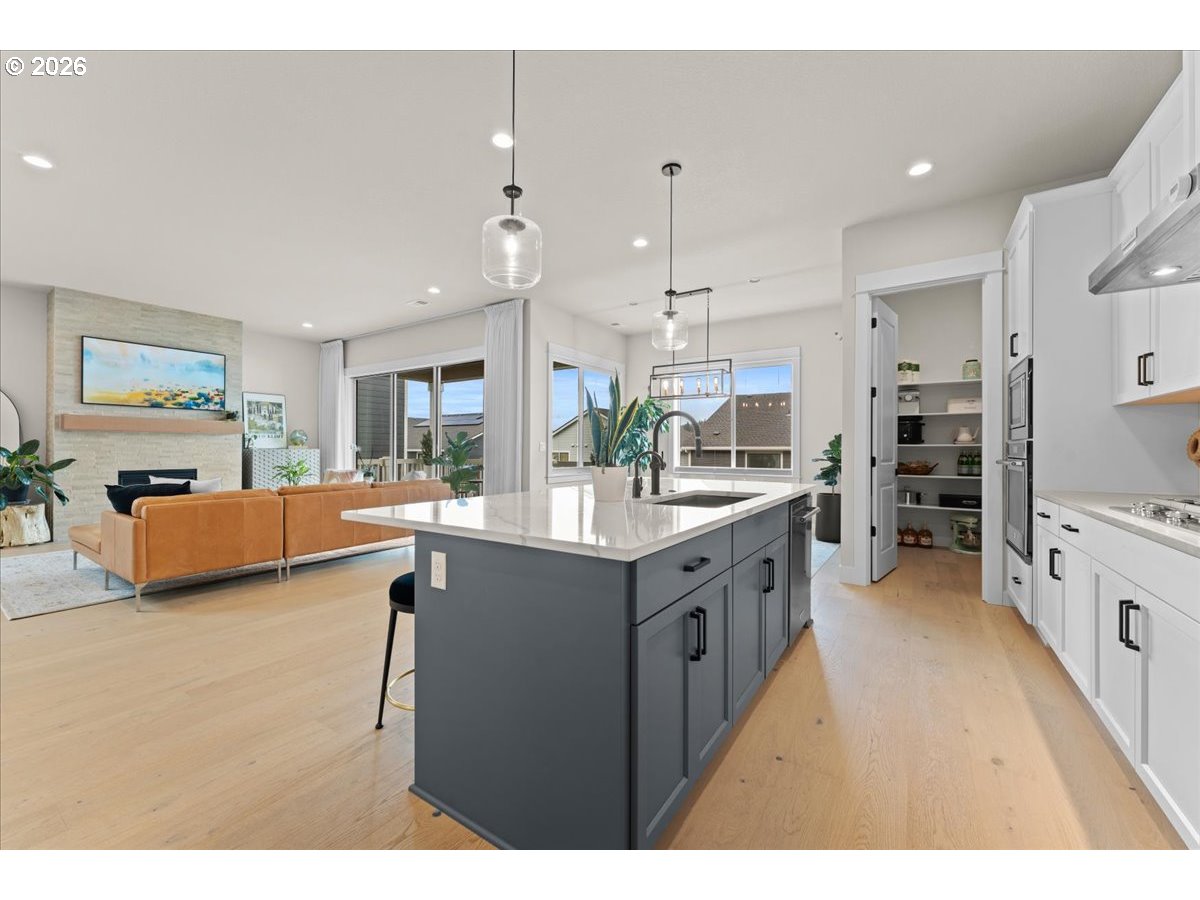 15651 Northwest Ridgeline Street Portland, OR 97229 - Photo 18 of 48 Kitchen/Living Room