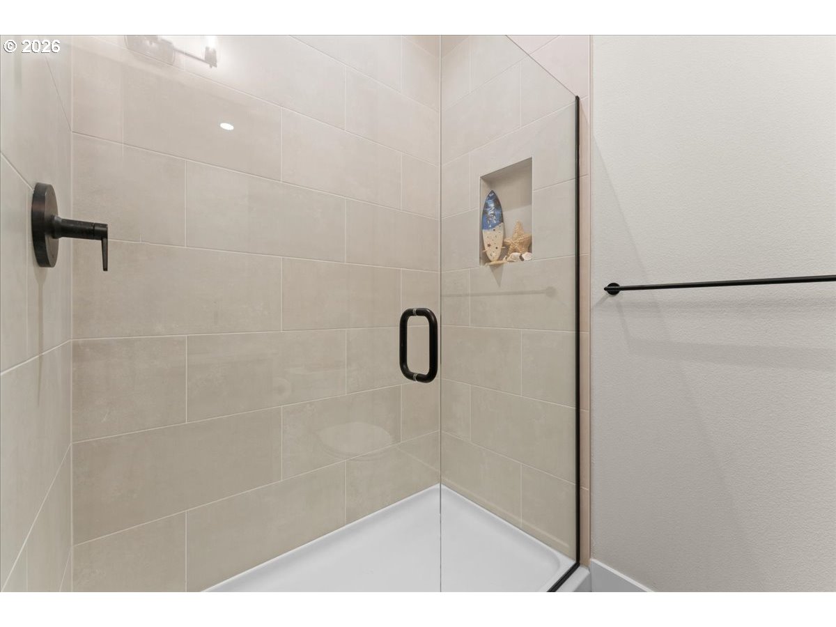 15651 Northwest Ridgeline Street Portland, OR 97229 - Photo 22 of 48 Bathroom