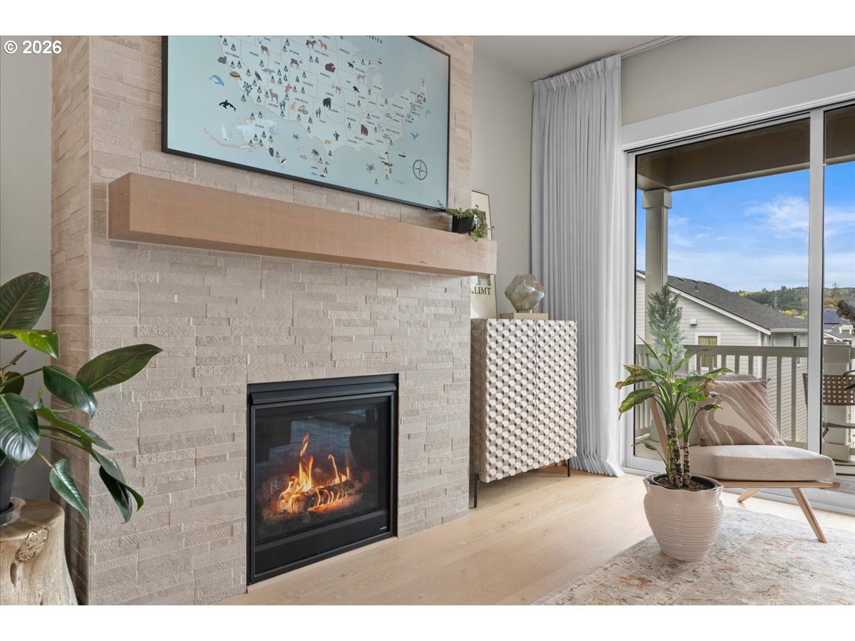 15651 Northwest Ridgeline Street Portland, OR 97229 - Photo 8 of 48 Living Room