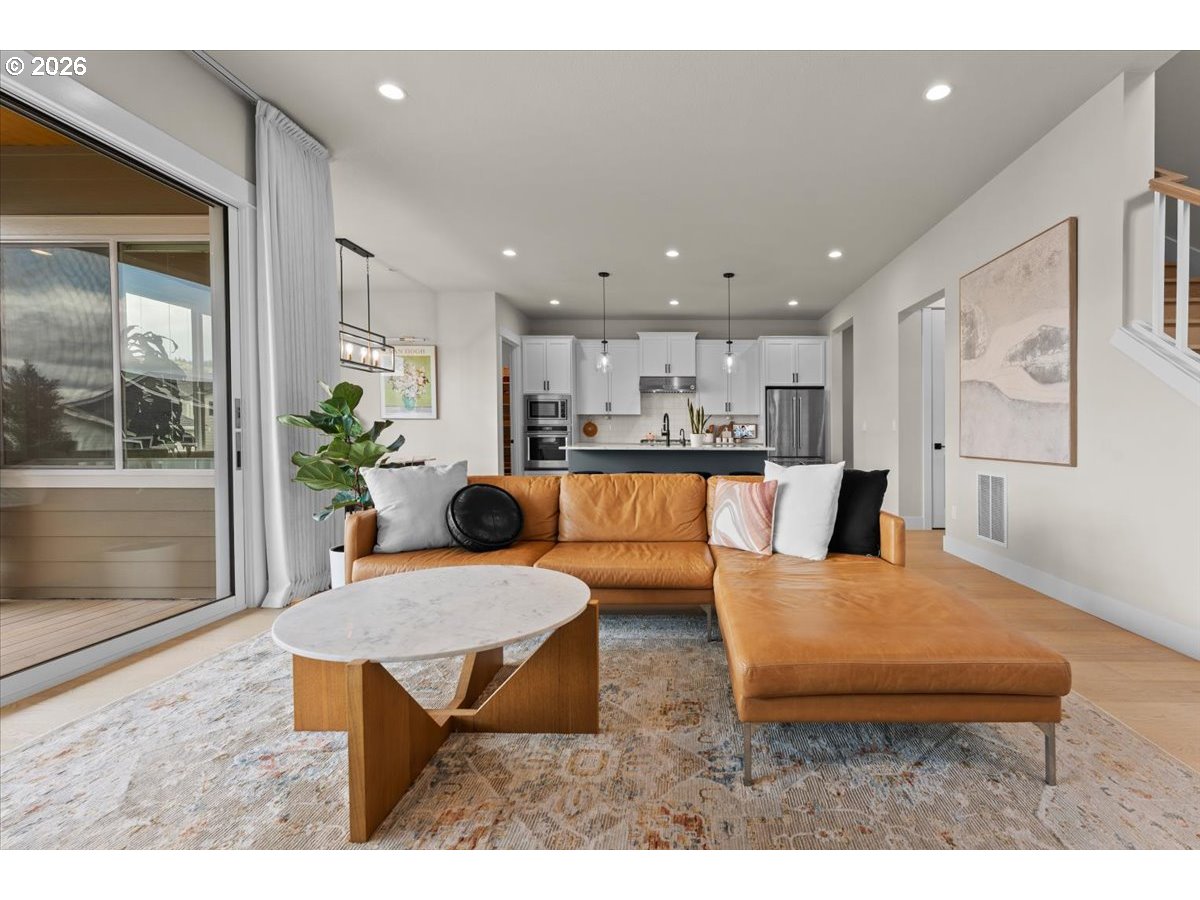 15651 Northwest Ridgeline Street Portland, OR 97229 - Photo 9 of 48