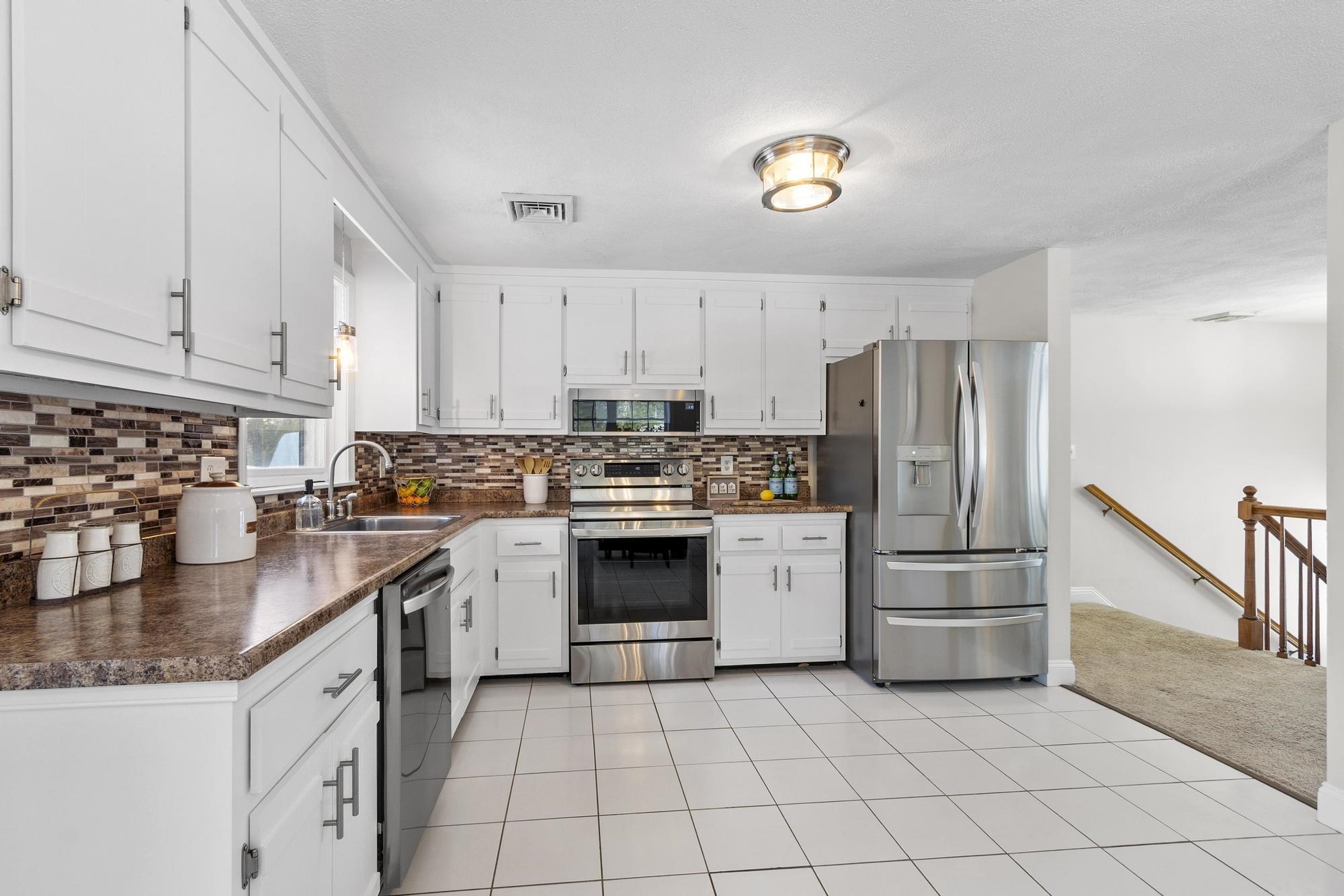 40 Westfall Road Pelham, NH 03076 - Photo 11 of 56 Gallery Image 11