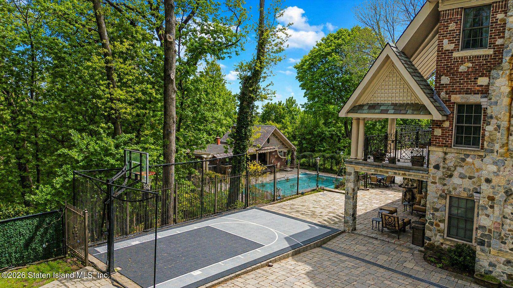 125 Benedict Road Staten Island, NY 10304 - Photo 81 of 96 125 BBall