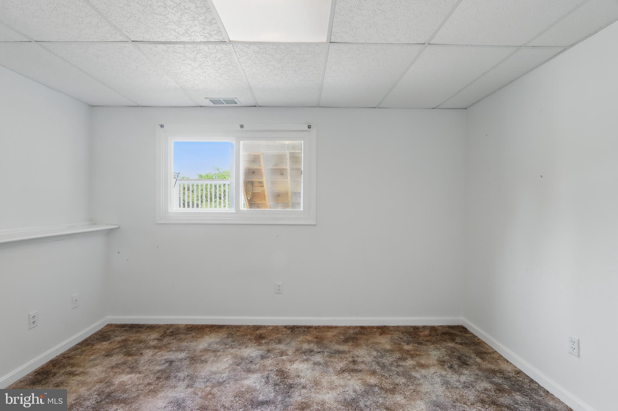 13228 Jesse Smith Road Mount Airy, MD 21771 - Photo 35 of 47 a room that has a window in it