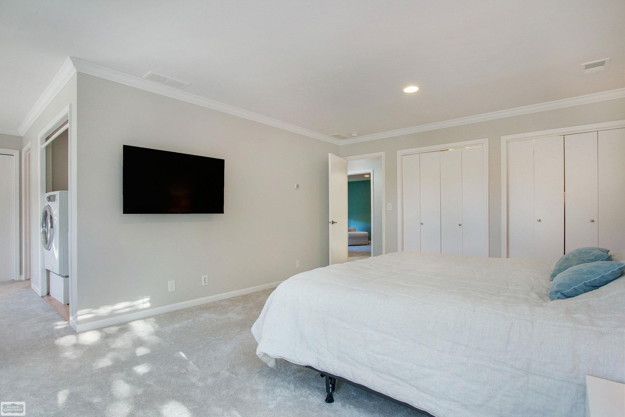 5235 Greer Road West Bloomfield, MI 48324 - Photo 27 of 40 Master Bedroom