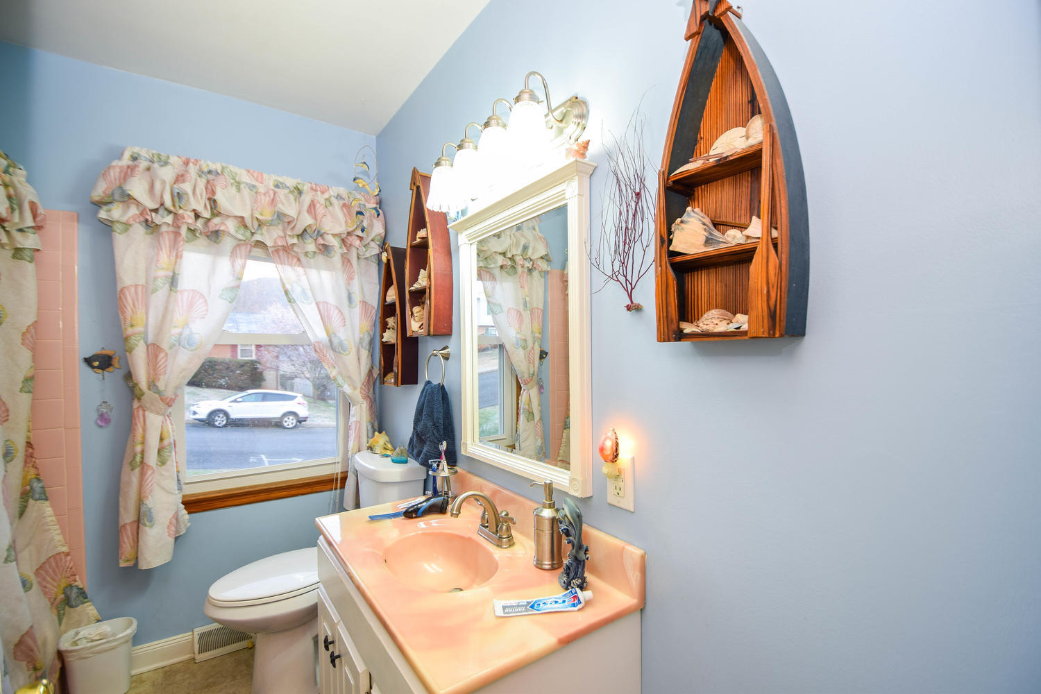 544 Olney Road Vinton, VA 24179 - Photo 12 of 23 a bathroom with a sink toilet mirror and tub